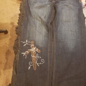 CROWN 👑  HOLDER JEANS